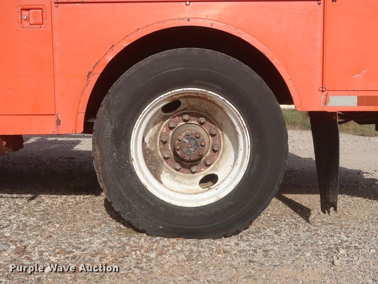 image for item HJ9309 1992 International 4700  bucket truck