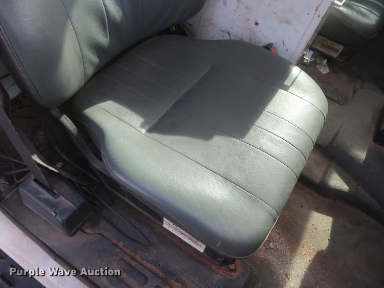 image for item HJ9427 1999 GMC C7500  bucket truck