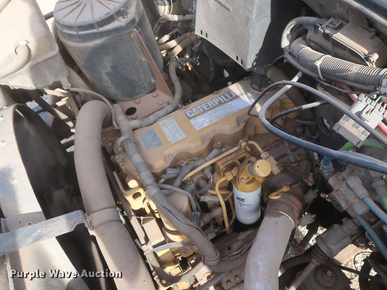 image for item HJ9427 1999 GMC C7500  bucket truck