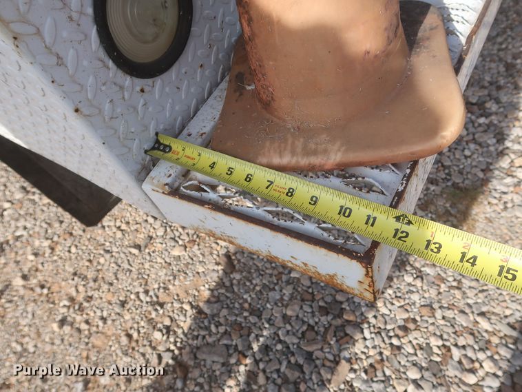 image for item HJ9427 1999 GMC C7500  bucket truck