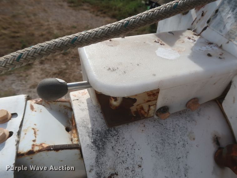 image for item HJ9427 1999 GMC C7500  bucket truck