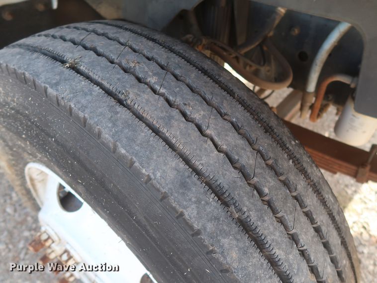 image for item HJ9427 1999 GMC C7500  bucket truck