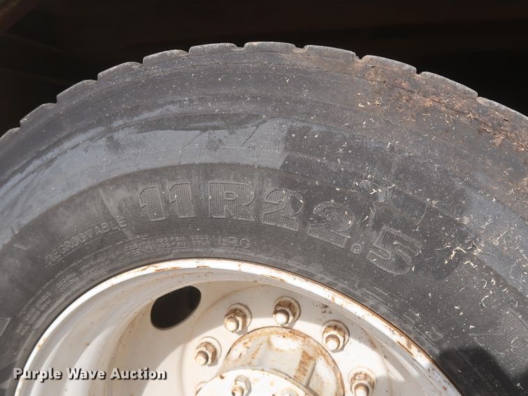 image for item HJ9427 1999 GMC C7500  bucket truck