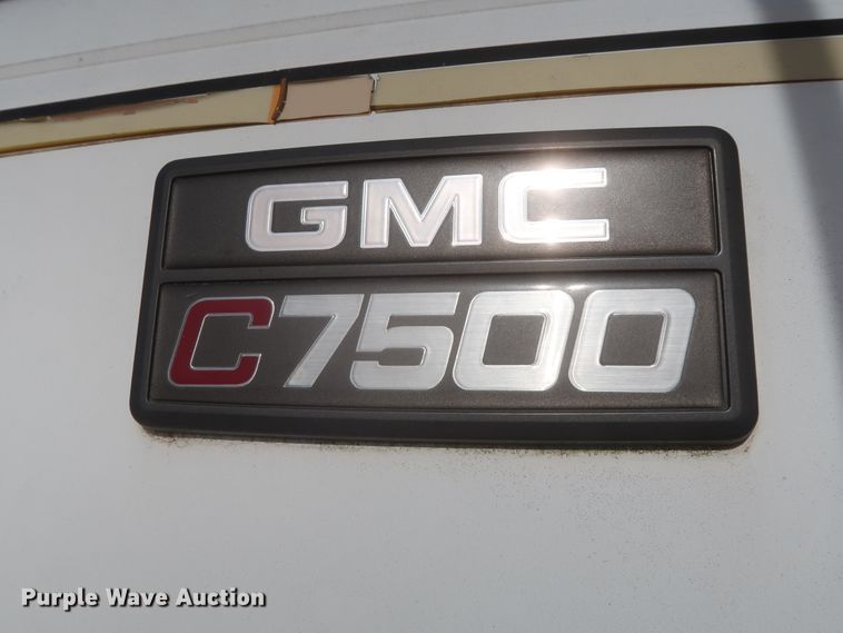 image for item HJ9427 1999 GMC C7500  bucket truck
