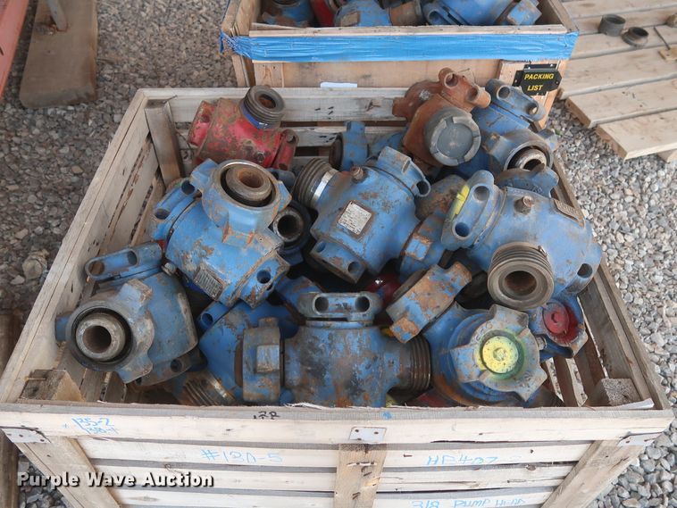 image for item HK9589 Approximately 25 pipe ball valves