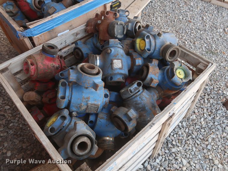 image for item HK9589 Approximately 25 pipe ball valves