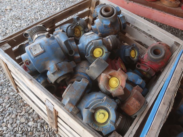 image for item HK9589 Approximately 25 pipe ball valves