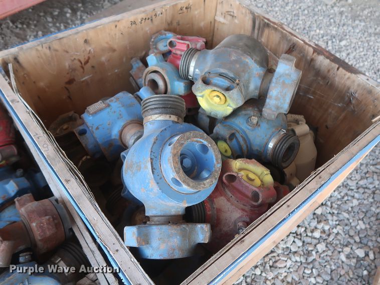 image for item HK9590 Approximately 25 pipe ball valves