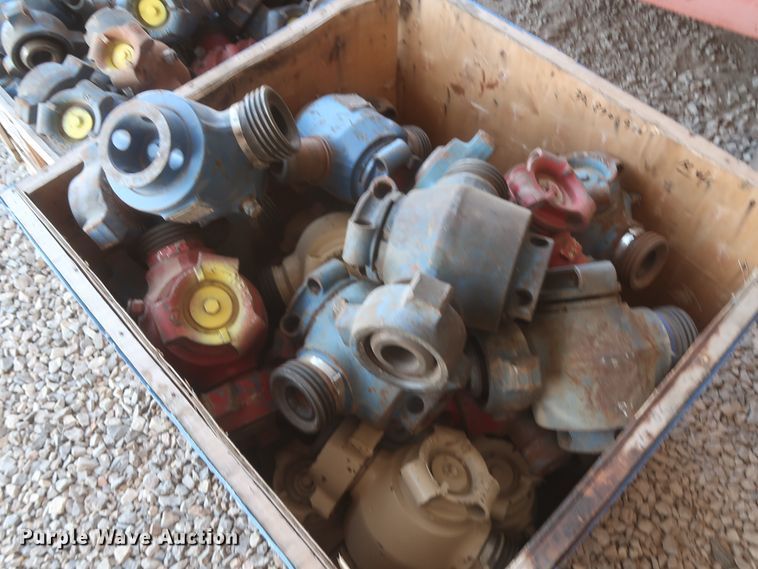 image for item HK9590 Approximately 25 pipe ball valves