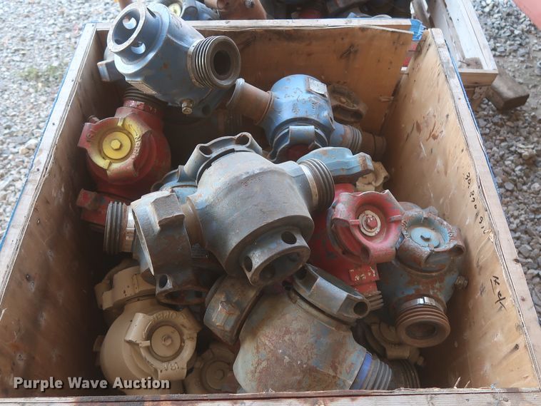 image for item HK9590 Approximately 25 pipe ball valves