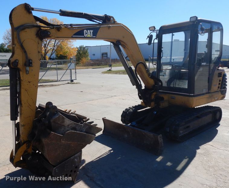 image for item HN9395 2002 Caterpillar 303.5  mini excavator