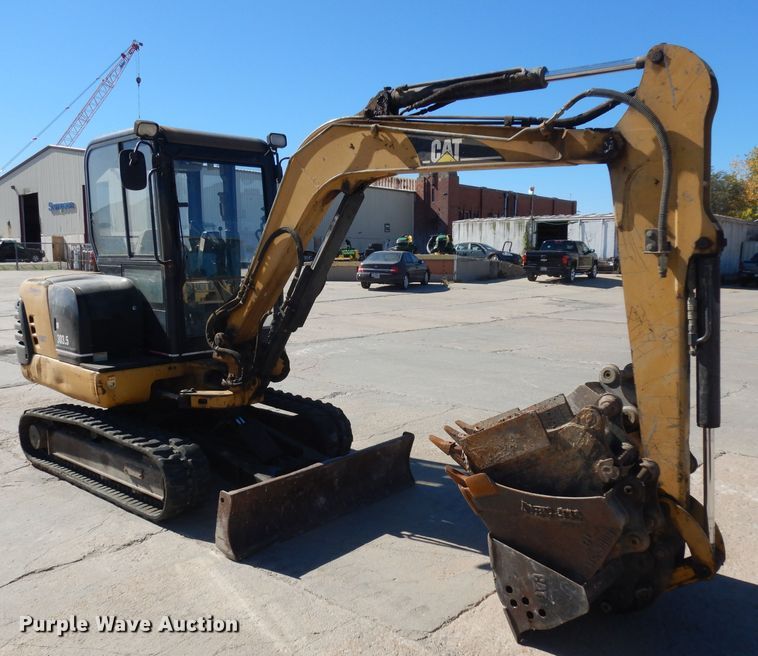 image for item HN9395 2002 Caterpillar 303.5  mini excavator