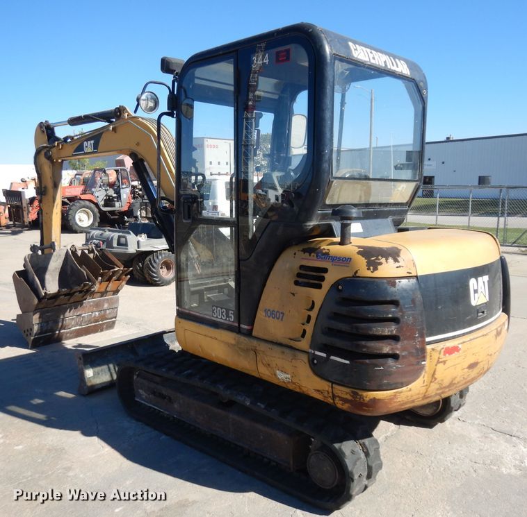 image for item HN9395 2002 Caterpillar 303.5  mini excavator