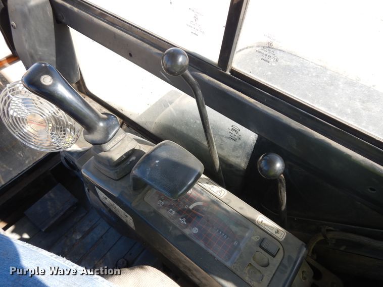 image for item HN9395 2002 Caterpillar 303.5  mini excavator