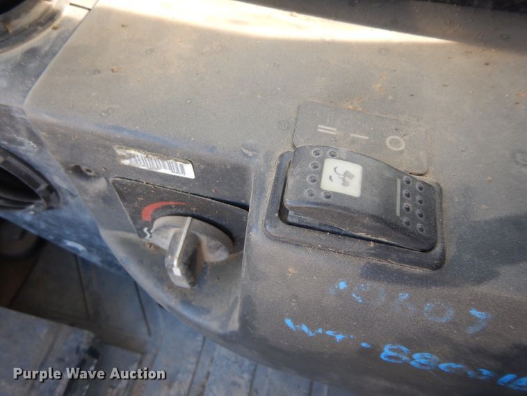 image for item HN9395 2002 Caterpillar 303.5  mini excavator