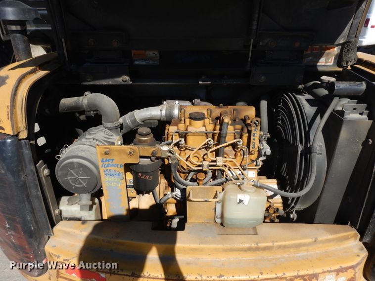 image for item HN9395 2002 Caterpillar 303.5  mini excavator