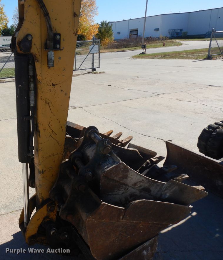 image for item HN9395 2002 Caterpillar 303.5  mini excavator