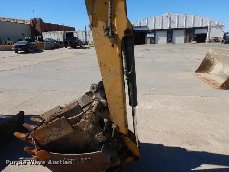 image for item HN9395 2002 Caterpillar 303.5  mini excavator