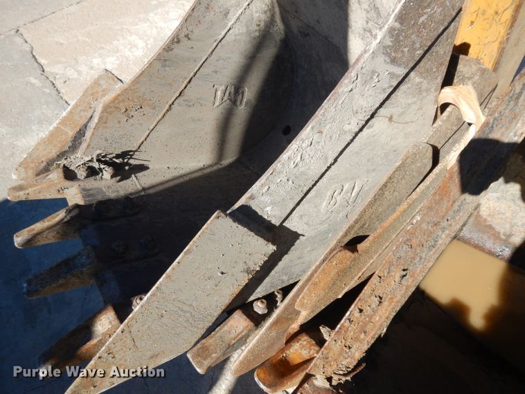 image for item HN9395 2002 Caterpillar 303.5  mini excavator