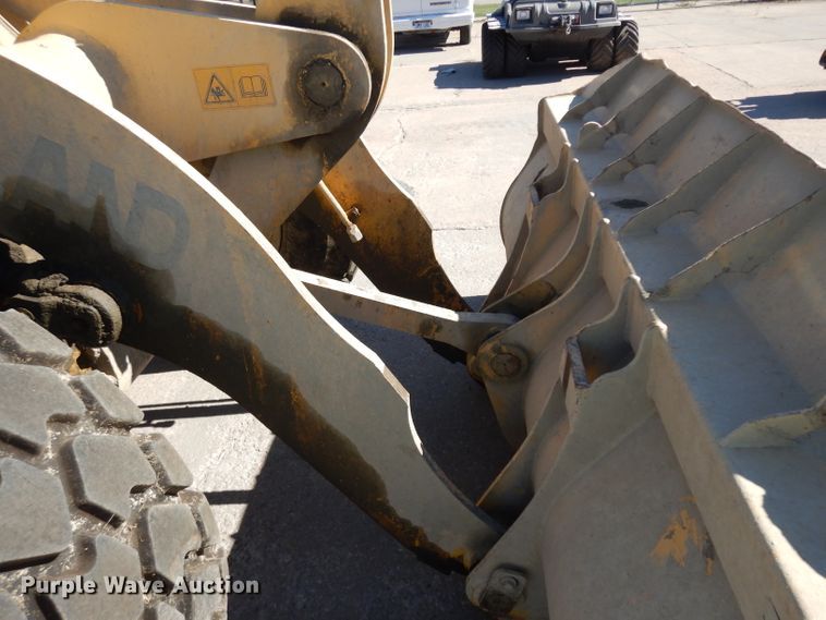 image for item HN9396 1999 New Holland LW110  wheel loader