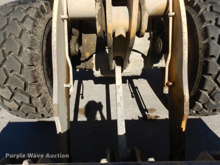 image for item HN9396 1999 New Holland LW110  wheel loader