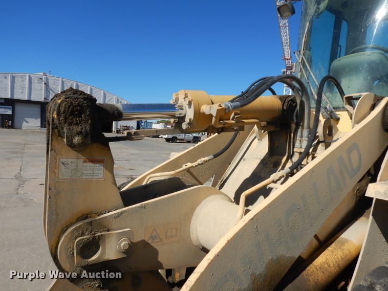 image for item HN9396 1999 New Holland LW110  wheel loader