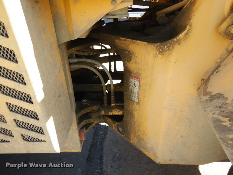 image for item HN9396 1999 New Holland LW110  wheel loader