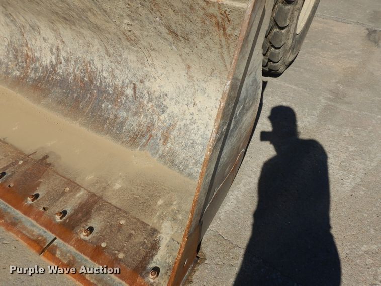 image for item HN9396 1999 New Holland LW110  wheel loader