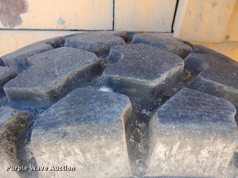 image for item HN9396 1999 New Holland LW110  wheel loader