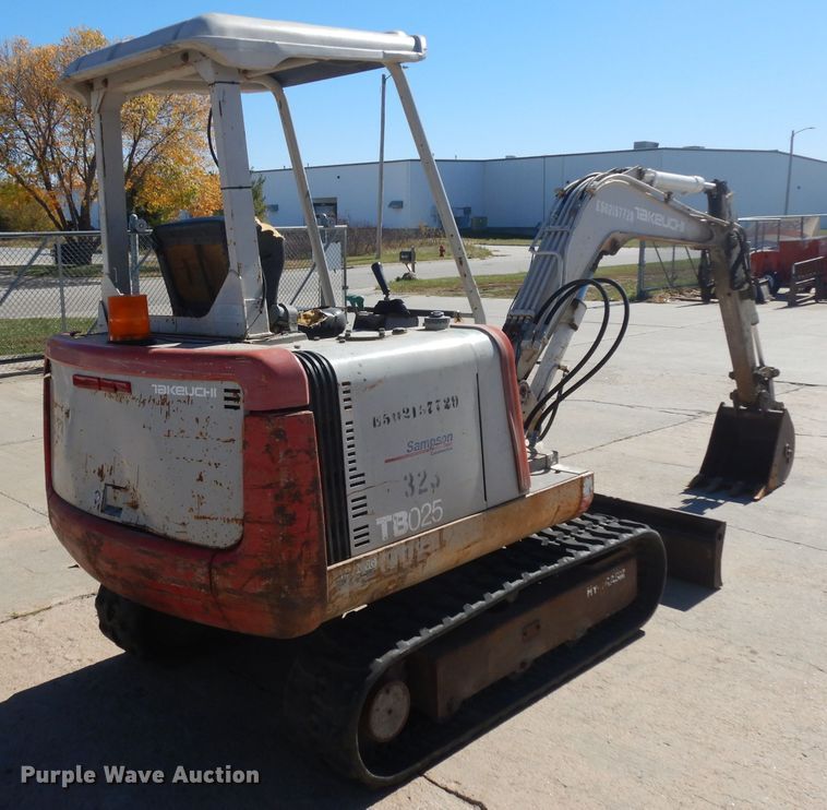 image for item HN9407 1999 Takeuchi TB025  mini excavator