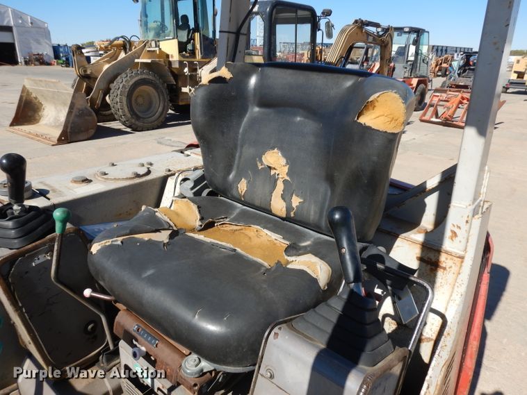 image for item HN9407 1999 Takeuchi TB025  mini excavator