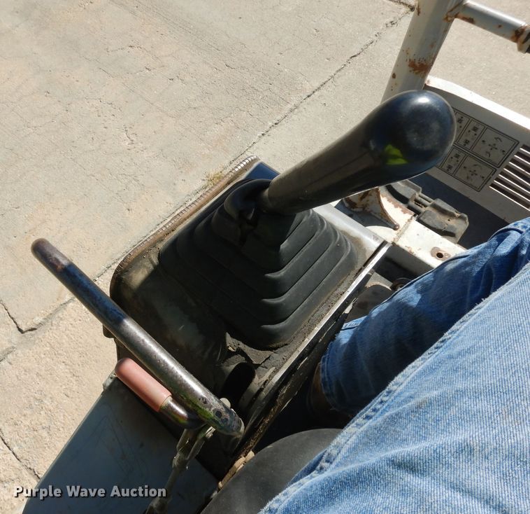 image for item HN9407 1999 Takeuchi TB025  mini excavator