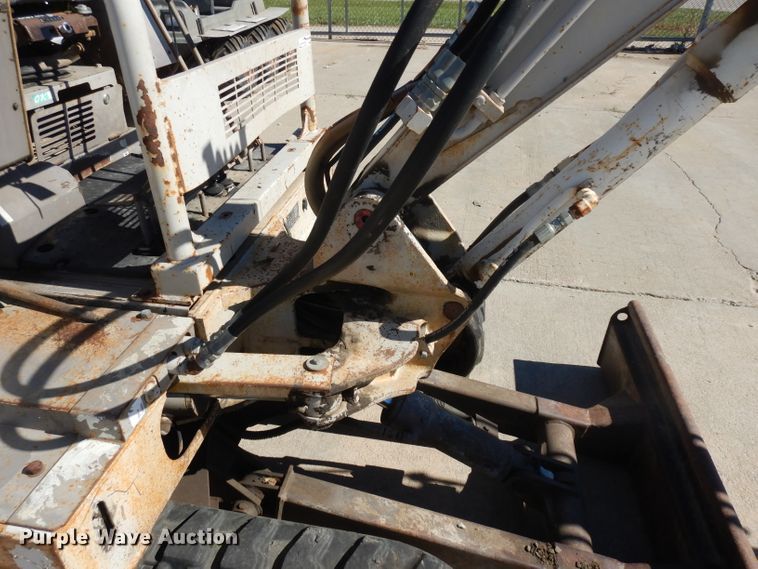 image for item HN9407 1999 Takeuchi TB025  mini excavator