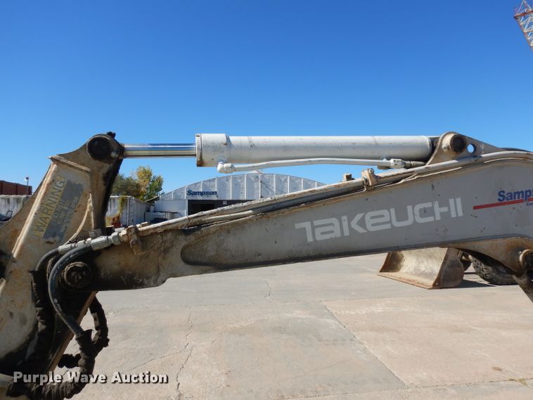 image for item HN9407 1999 Takeuchi TB025  mini excavator