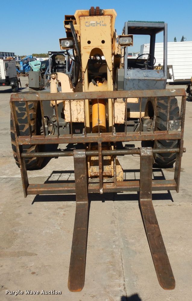 image for item HN9409 1996 Gehl 883  telehandler