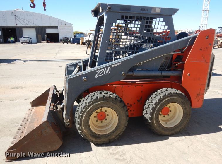 image for item HN9410 2000 Thomas T245  skid steer loader