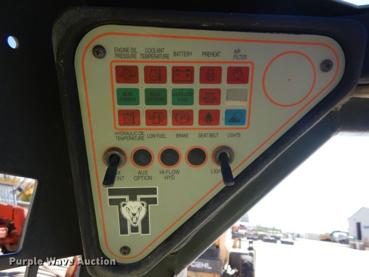 image for item HN9410 2000 Thomas T245  skid steer loader