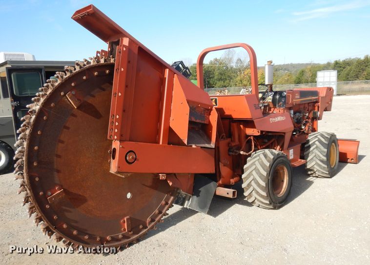 image for item HN9419 1982 Ditch Witch 6510  rock saw