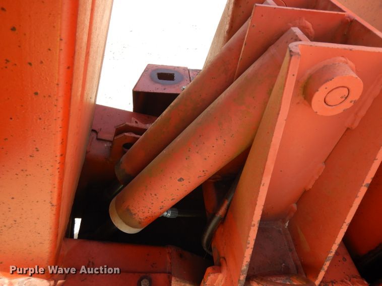 image for item HN9419 1982 Ditch Witch 6510  rock saw