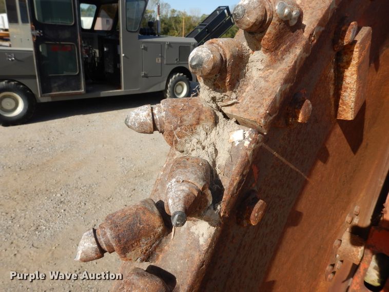 image for item HN9419 1982 Ditch Witch 6510  rock saw