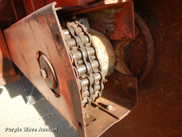 image for item HN9419 1982 Ditch Witch 6510  rock saw