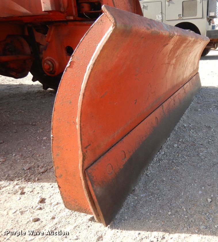 image for item HN9419 1982 Ditch Witch 6510  rock saw