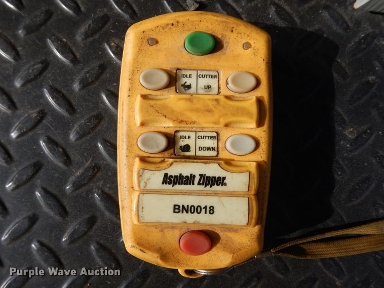 image for item HN9421 2009 Asphalt Zipper AZ-500B wheel loader cold planer