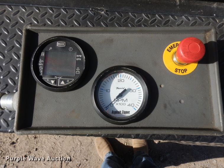 image for item HN9421 2009 Asphalt Zipper AZ-500B wheel loader cold planer