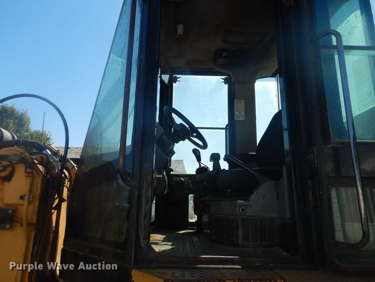 image for item HO9247 2003 Caterpillar 924G  High Lift wheel loader