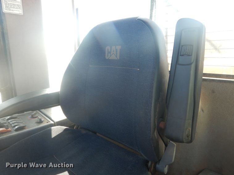 image for item HO9247 2003 Caterpillar 924G  High Lift wheel loader