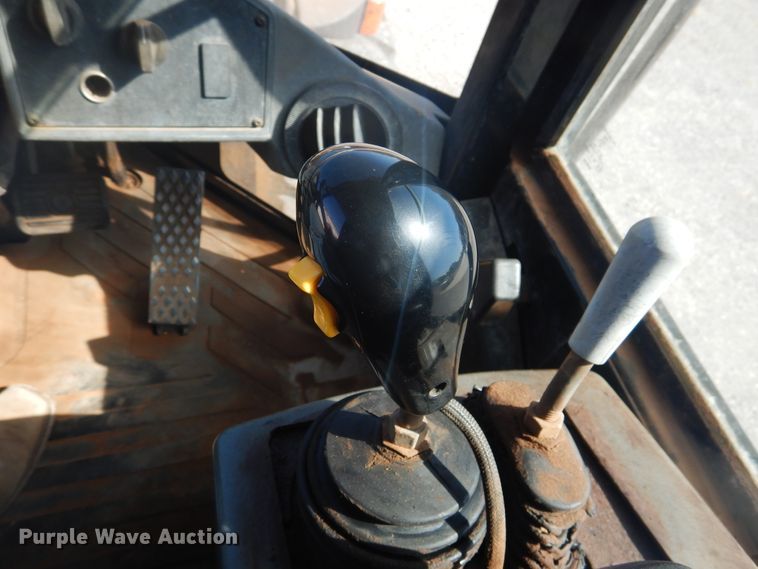 image for item HO9247 2003 Caterpillar 924G  High Lift wheel loader