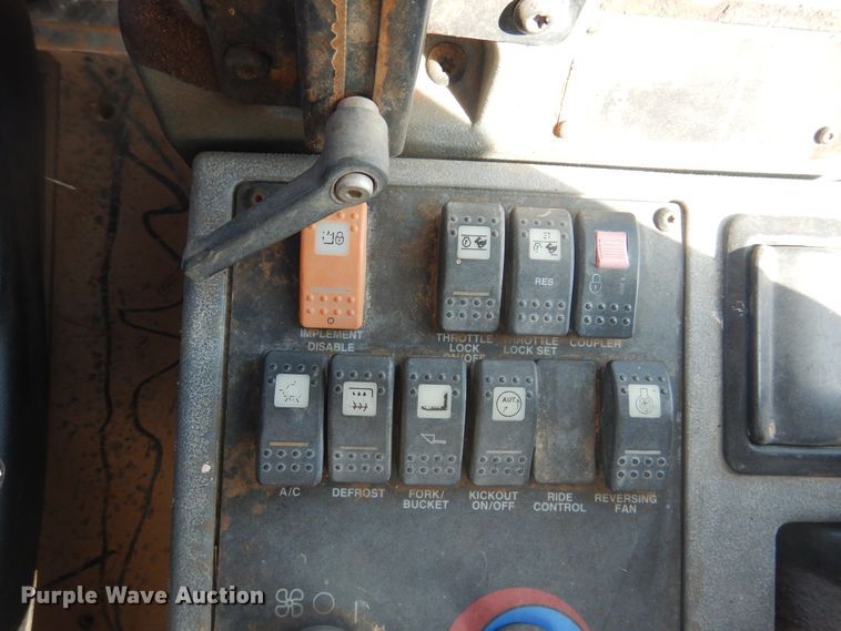 image for item HO9247 2003 Caterpillar 924G  High Lift wheel loader