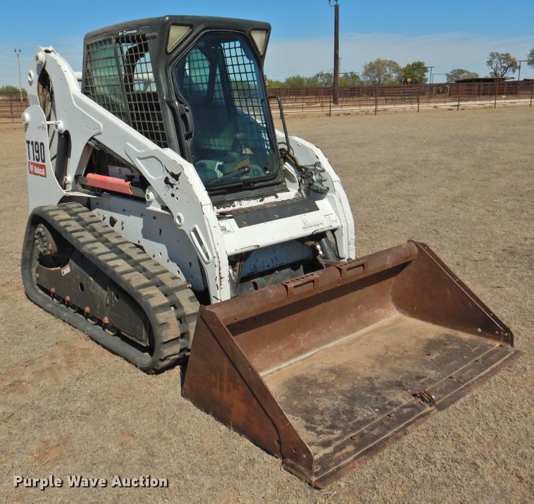 image for item HU9626 2011 Bobcat T190  tracked skid steer loader
