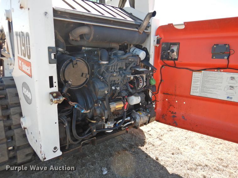 image for item HU9626 2011 Bobcat T190  tracked skid steer loader